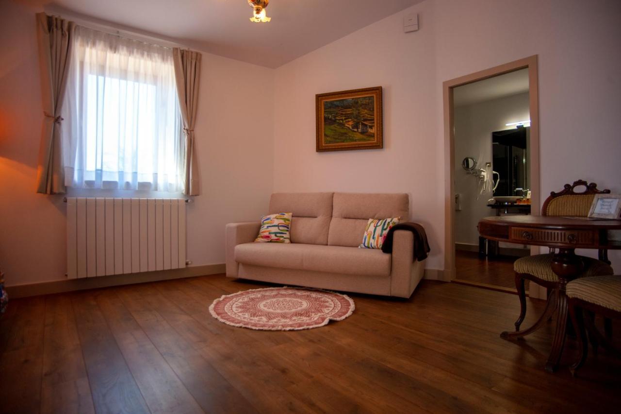 Hotel Aires De L'Emporda Вилаколум Экстерьер фото